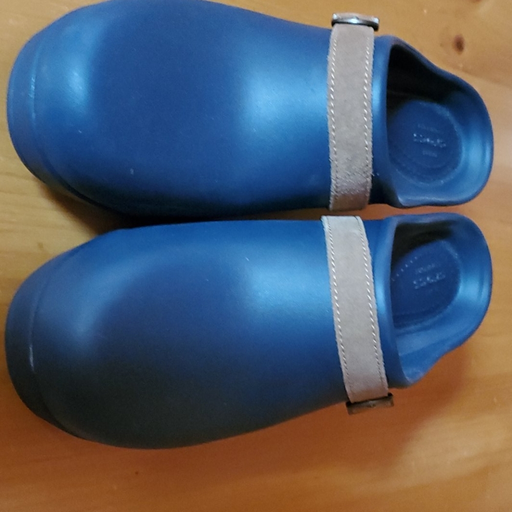 Navy crocs